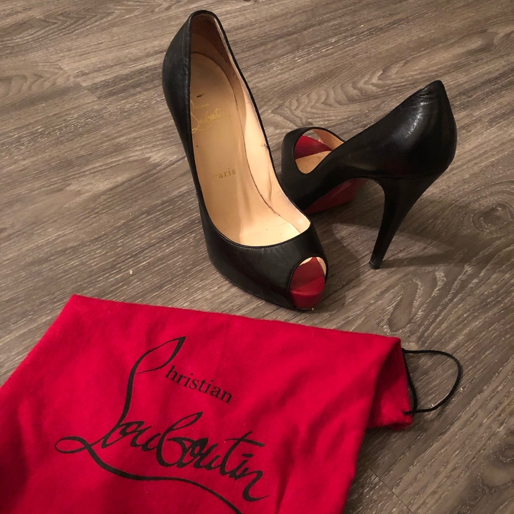 Christian Louboutin Peep Toe size 37